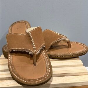 UGG Leather Shearling Thong Sandals Size 8 Brown Comfort Flip Flops